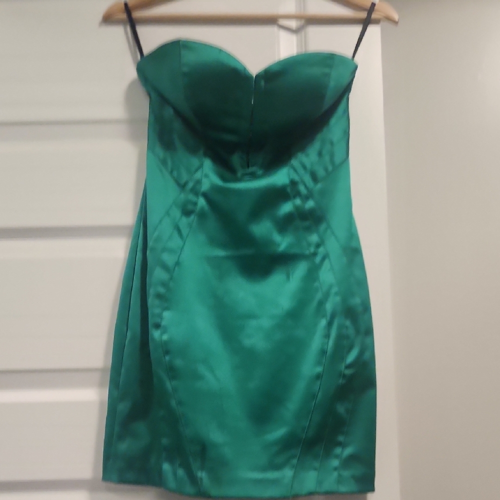 BEBE Elegant Emerald Green Strapless Mini Dress